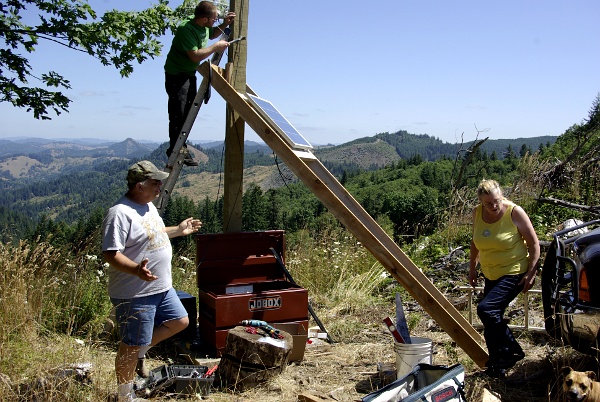 Rural Oregon - solar powered internet connection